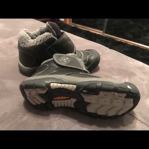 Toddler boys Keen boots